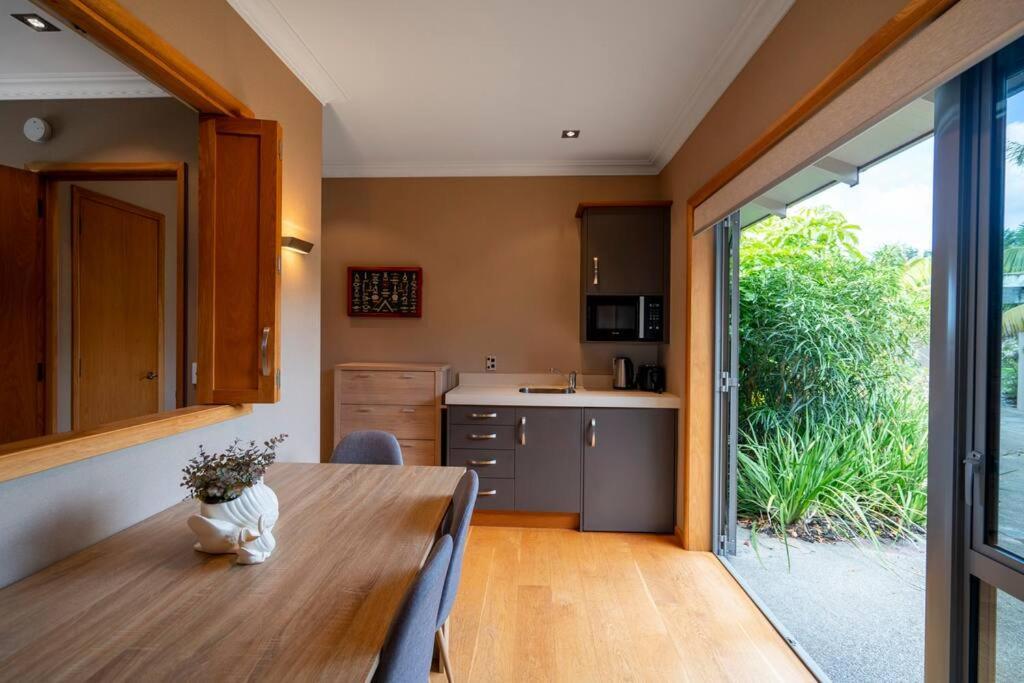 Luxury Country Retreat Apartment Cooks Beach Екстериор снимка